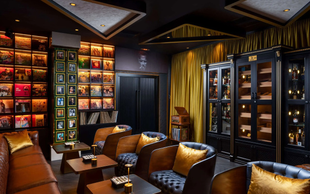 Отель Radisson Blu Leogrand