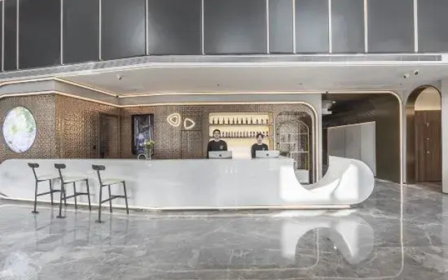 X Hotel