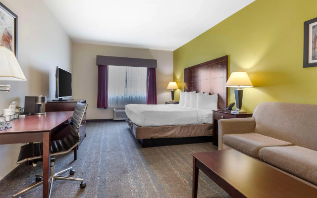 Best Western Plus Mansfield Inn & Suites
