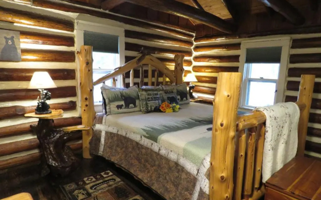 Tall Pines Inn
