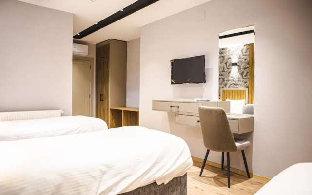 Arad Otel