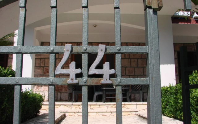 House 44 apartments
