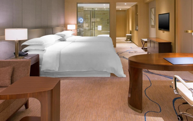 Sheraton Zhanjiang Hotel