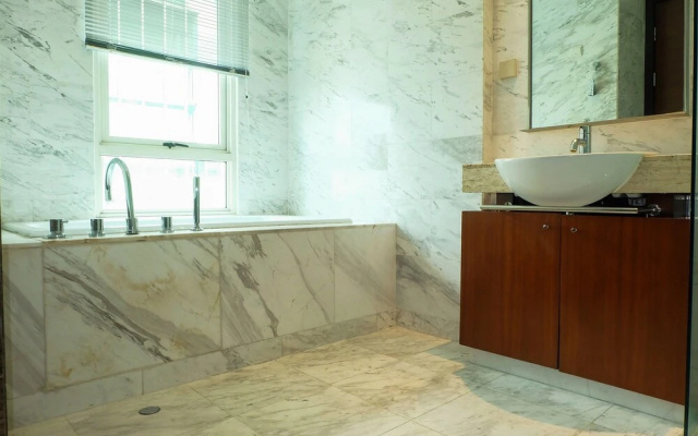 Luxury 3 Bedroom The Peak Apartment By Travelio