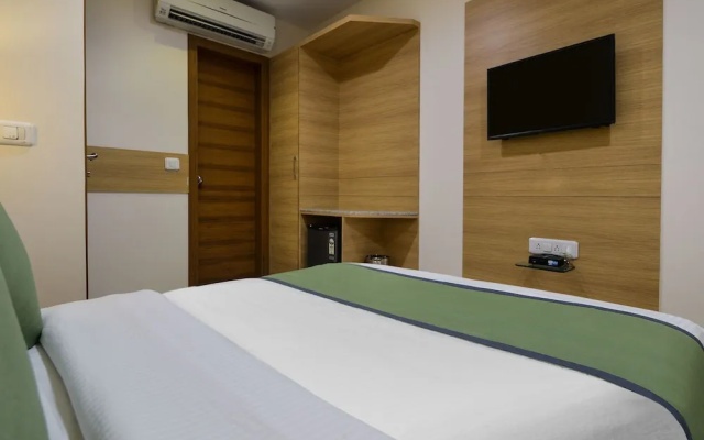 Collection O 16114 Hotel Blu Orchid