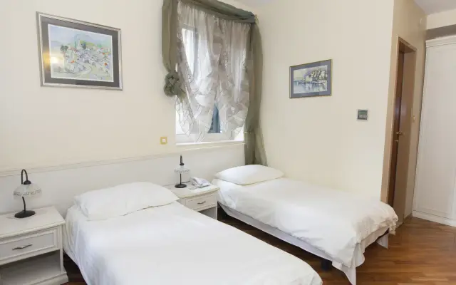 Hotel Peristil
