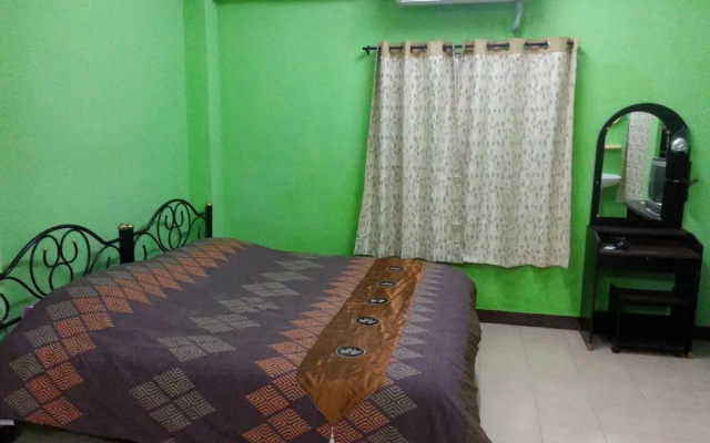 Roong-Arun Apartment