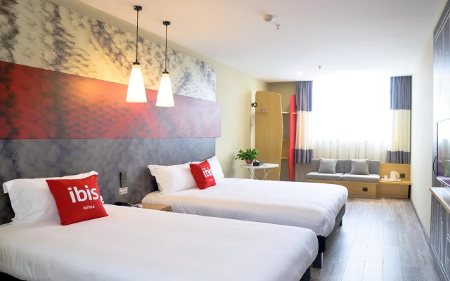 ibis Yichang Bayi Rd