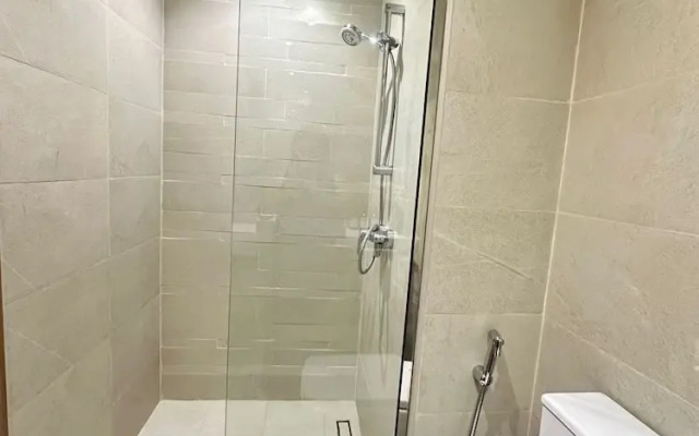 Azizi Riviera 25