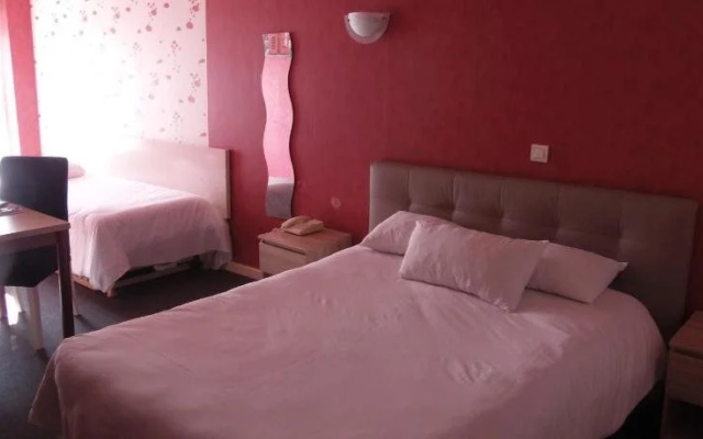 Azur Hotel