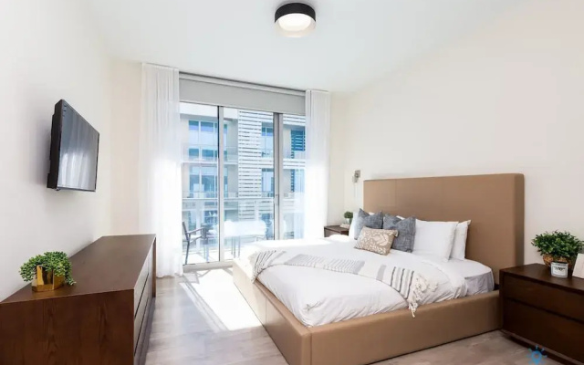 Beautiful Apartment w Rooftop Pool and Amenities