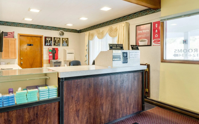 Red Roof Inn Sutton