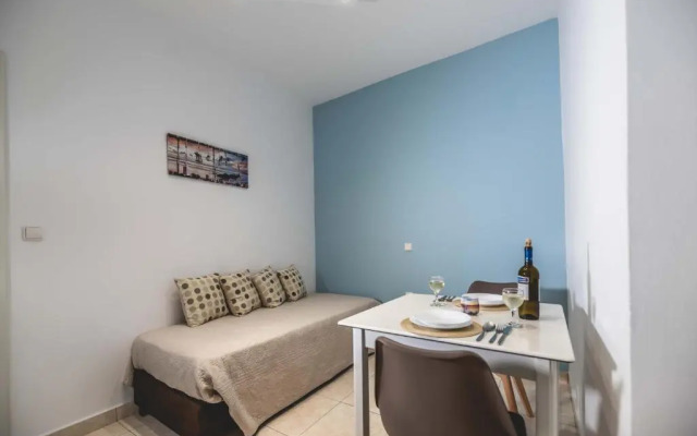 Stegna Bay Apartment