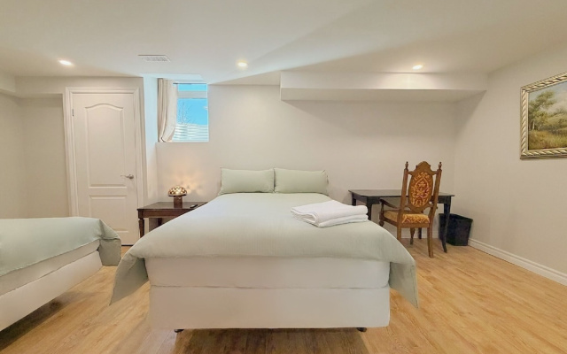 Cozy Rooms in Bright Walkout Suite - Newly Renovated 2026