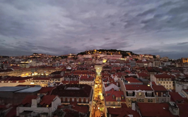 JOIVY Chiado Self Check-In 2-BR Flat w/Parking