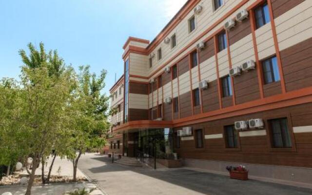 Гостиница Infinity Plaza Hotel Казахстан, Атырау - отзывы, цены и фото номеров - забронировать гостиницу Infinity Plaza Hotel онлайн вид на фасад