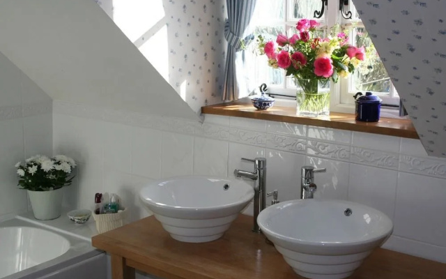 Latchetts Cottage