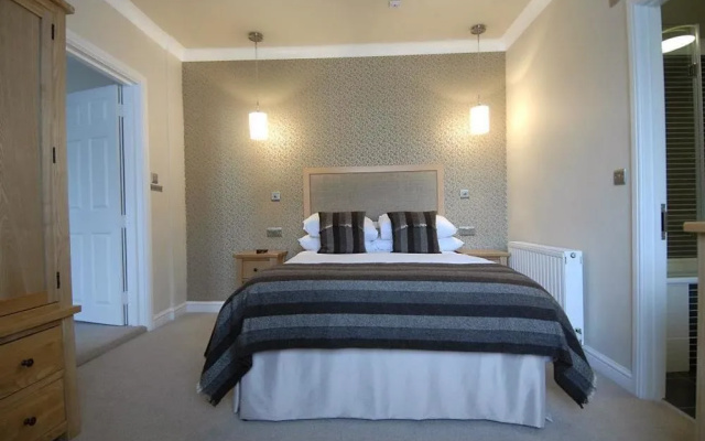 Gwestyr Emlyn Hotel