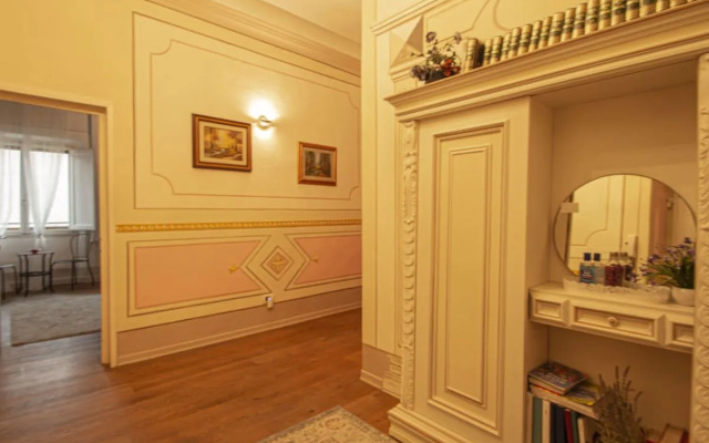 Maggio Apartment