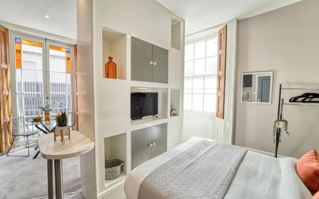 Stylish Worcester Studio Apartment