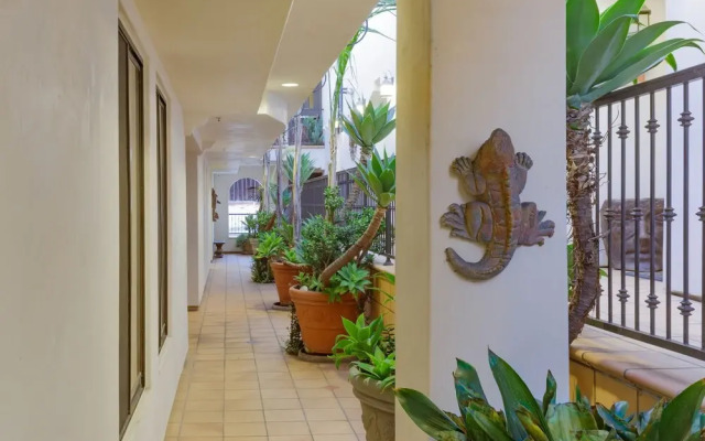 Valentina #301 1 Bedroom Condo by Redawning
