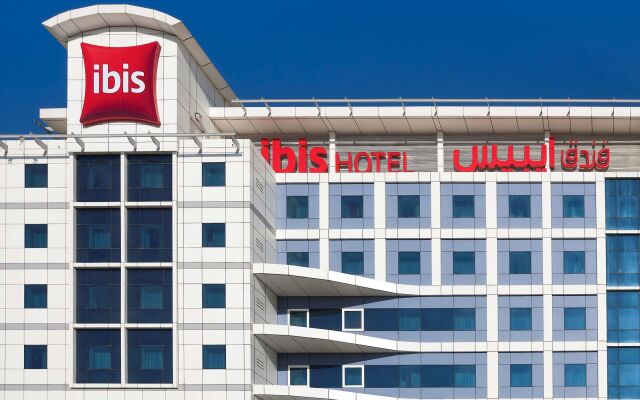 Отель ibis Al Barsha вид на фасад