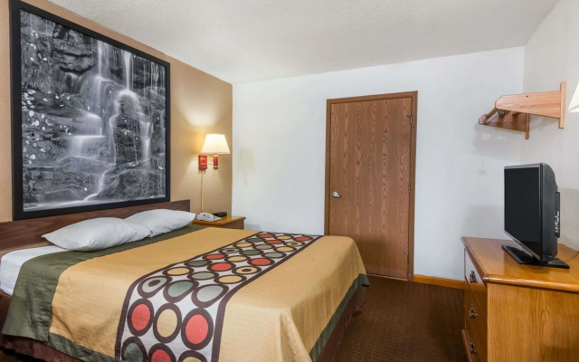 Super 8 by Wyndham Bridgeport/Clarksburg Area