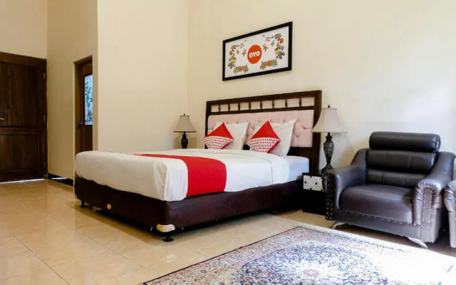 OYO 563 Damar Mas Resort Lereng Kelud