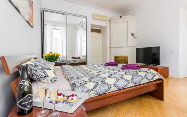 Griboedov Loft Apartments M23