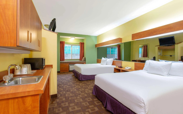 Microtel Inn & Suites by Wyndham Charlotte/Northlake