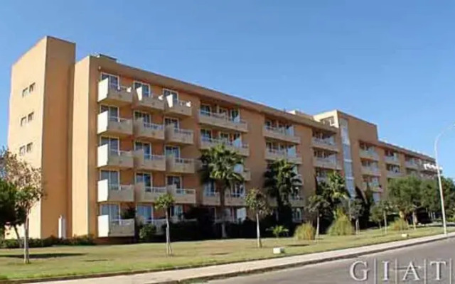 Hotel Garbi Cala Millor вид на фасад