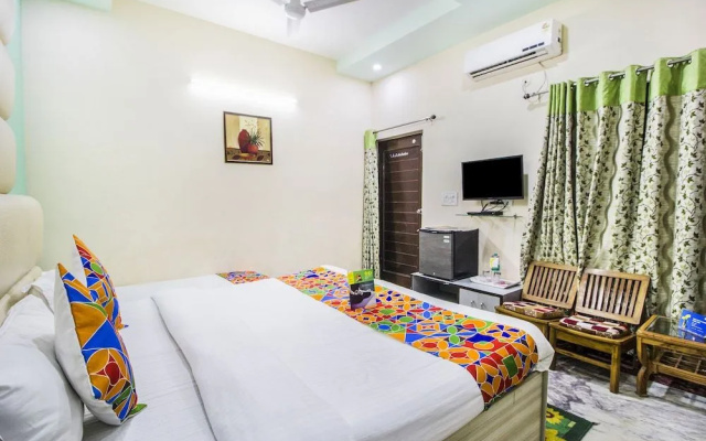 FabHotel Queen Palace