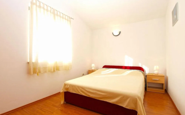 Apartment 1496