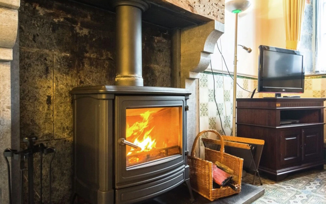 Beautiful Building, With Separate Apartments, Perfect for Family Celebrations
