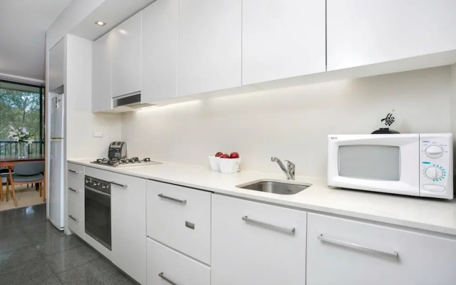 Surry Hills 1 Bedroom Apartment - ADEL1