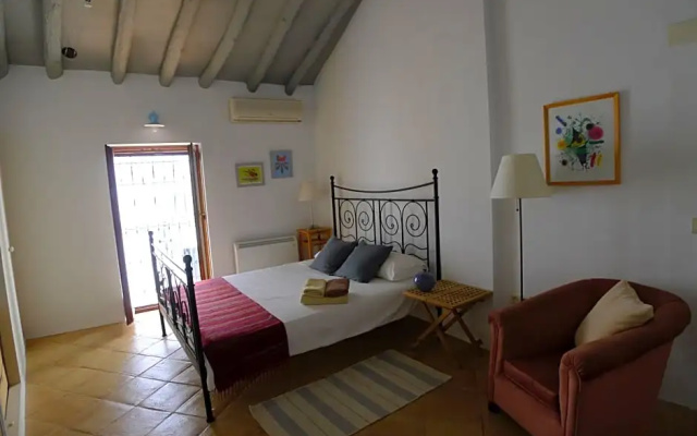Salvatierra Guest House