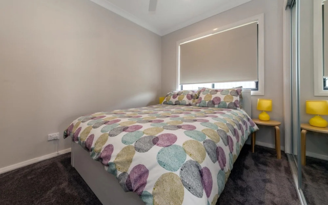 Tomaree Road, 19A 'The Villa'
