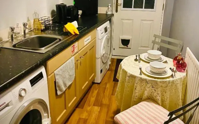 Beautiful self contained apartment in Ripon town house