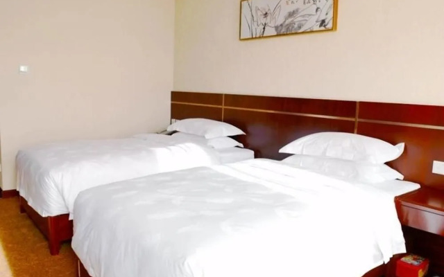 Fuyong Yulong International Hotel