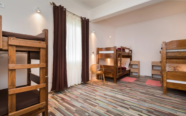 Hostel Šakic