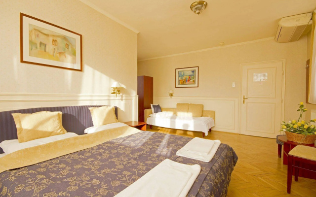 Alfa Art Hotel