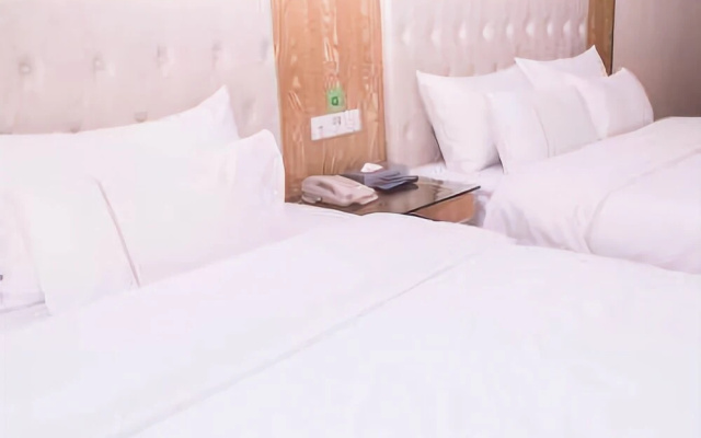 Meet The Fashion Hotel