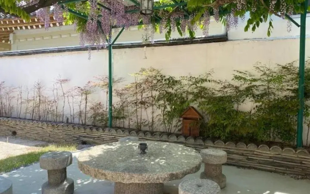 Adam Guesthouse