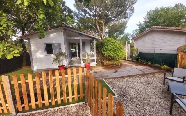 Chalet T3/clim/wifi/pkg/terrasse/15 min plages