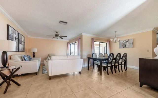 Renovated 3BR Dog Friendly Pond View W/D
