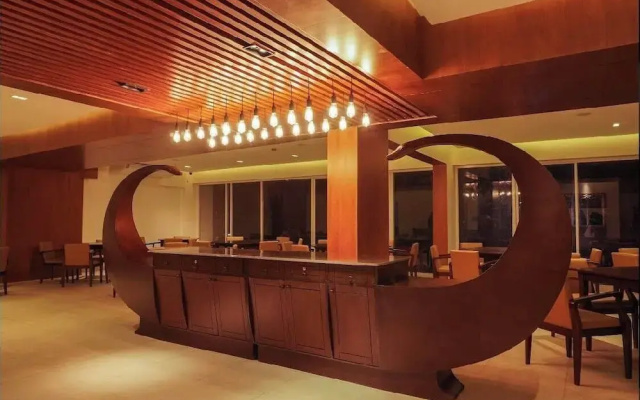 Royal Pearl Suites