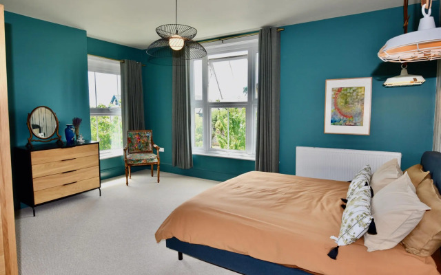 Blenheim House a Seaside Home for 12