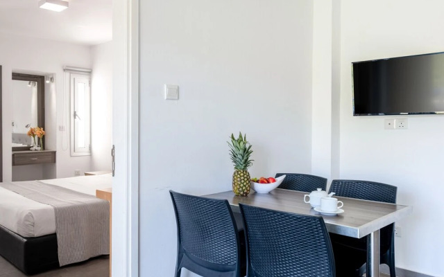 Rio Gardens - Cute 1-bdr Apt w Balcony