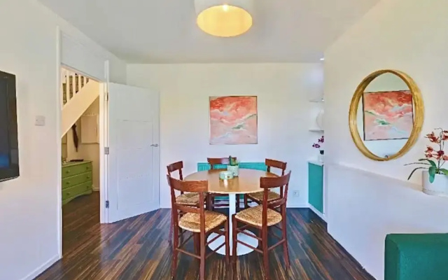 London Apartment With 3 Bedrooms