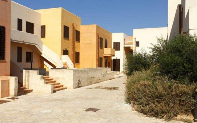 Отель Residence Favignana Италия, Эгадские острова - отзывы, цены и фото номеров - забронировать отель Residence Favignana онлайн вид на фасад